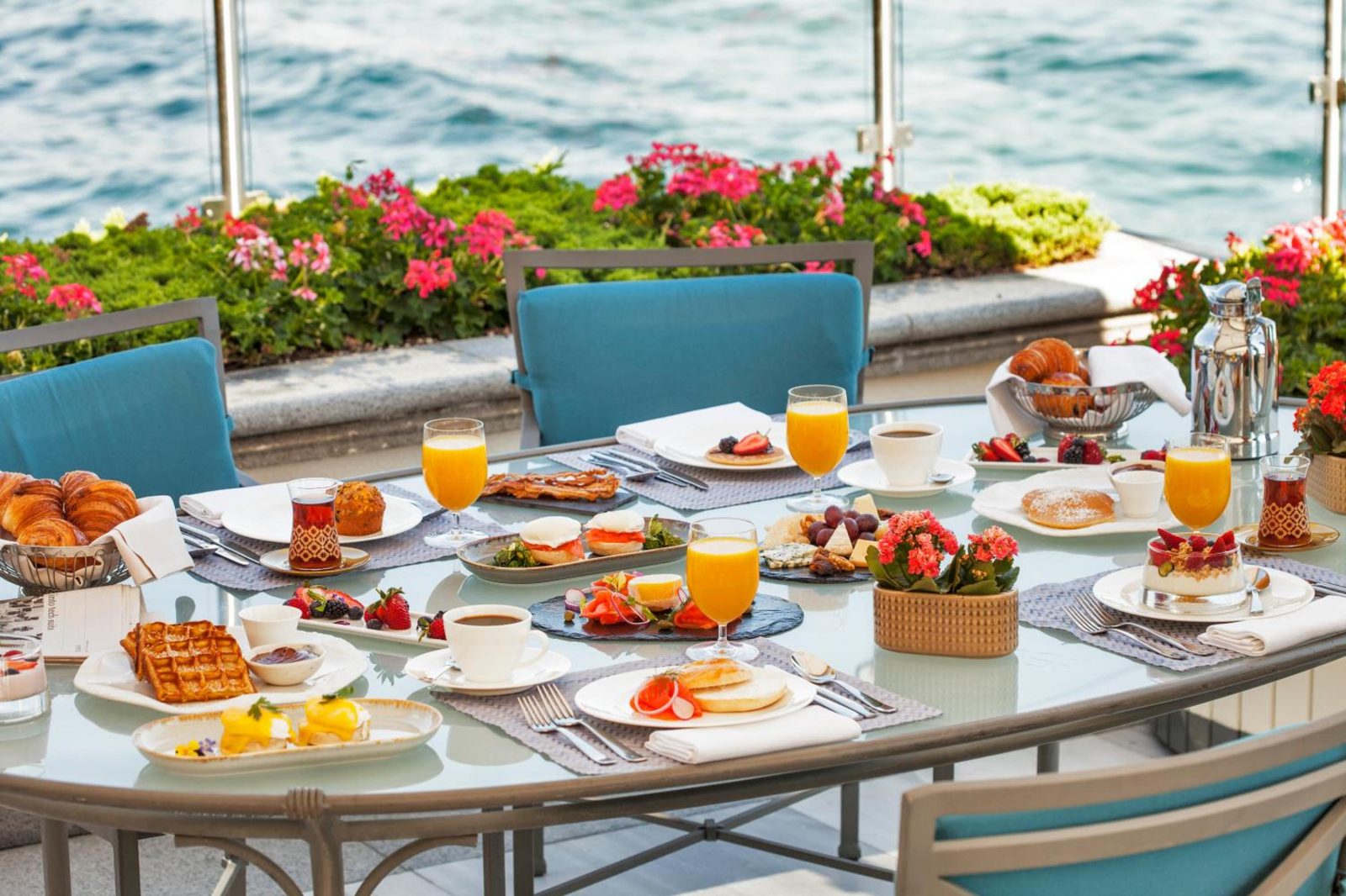 Four Seasons Hotel Istanbul at the Bosphorus — photo 3
