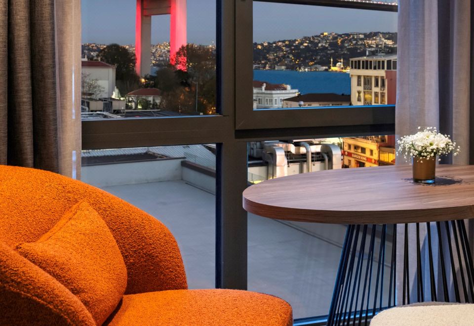Crowne Plaza Istanbul - Ortakoy Bosphorus by IHG